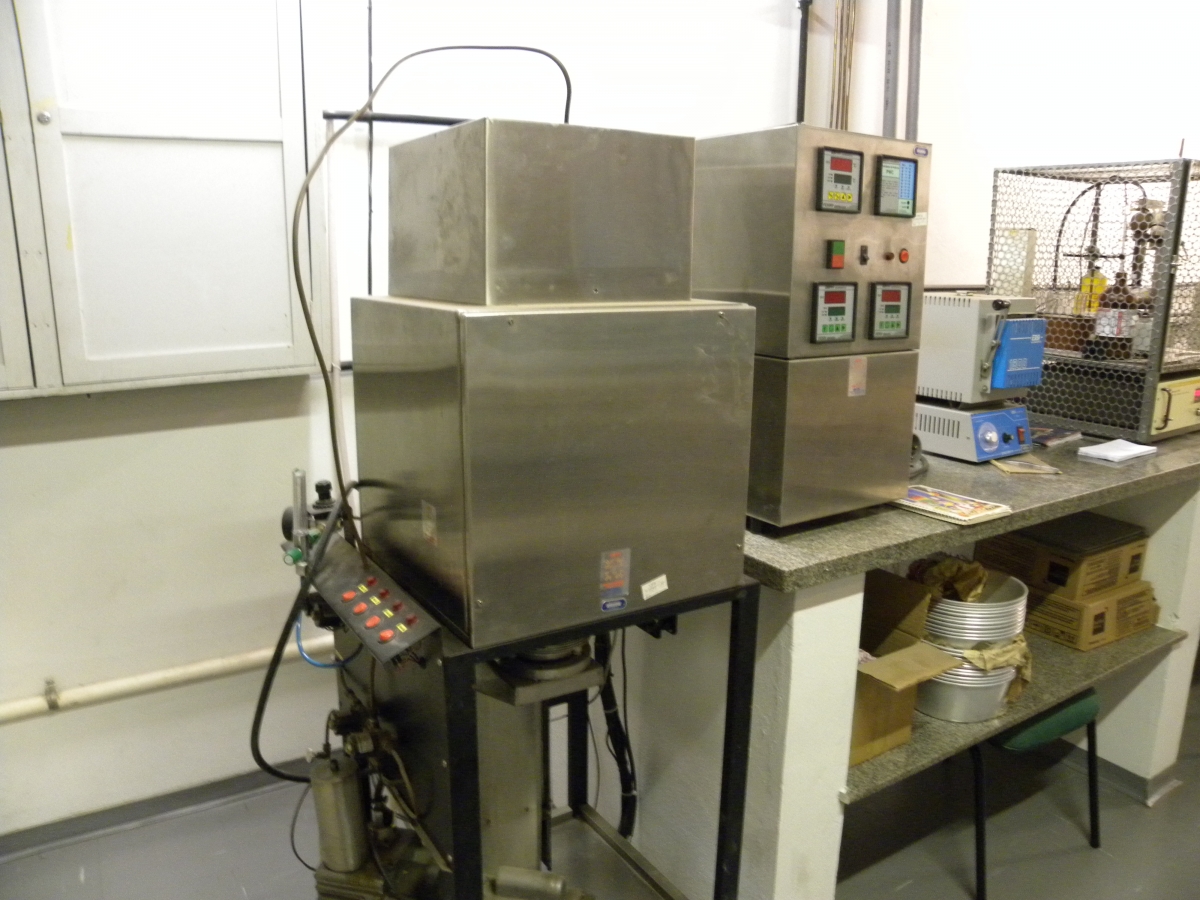 Furnace with atmosphere controlling (1500 C) - MAITEC